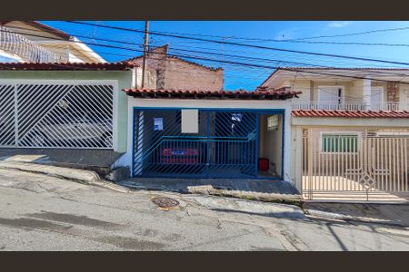 Casa à venda com 144m², 3 quartos e 2 vagas Casa à venda com 144m², 3 quartos e 2 vagasFachada