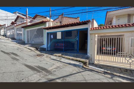 Casa à venda com 144m², 3 quartos e 2 vagas Casa à venda com 144m², 3 quartos e 2 vagasFachada