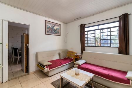 Casa à venda com 144m², 3 quartos e 2 vagas Casa à venda com 144m², 3 quartos e 2 vagasSala