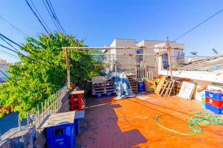 Casa à venda com 100m², 2 quartos e 2 vagasTerraço