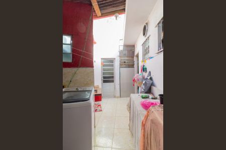 Casa à venda com 100m², 2 quartos e 2 vagasÁrea de Serviço