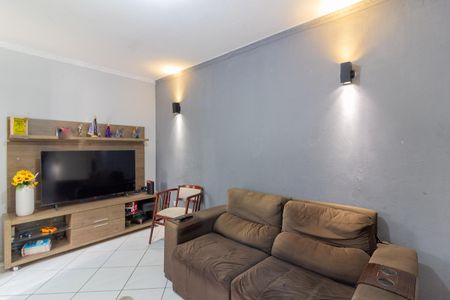 Casa à venda com 100m², 2 quartos e 2 vagasSala