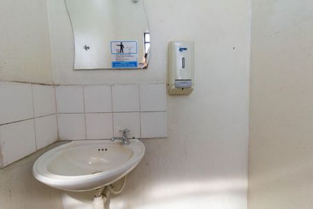 Casa à venda com 440m², 4 quartos e 8 vagasBanheiro 4