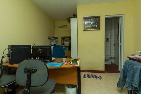 Casa à venda com 440m², 4 quartos e 8 vagasEscritório