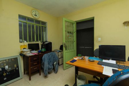 Casa à venda com 440m², 4 quartos e 8 vagasEscritório