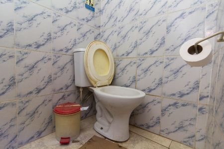 Casa à venda com 440m², 4 quartos e 8 vagasBanheiro 6