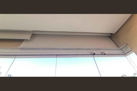 Apartamento à venda com 50m², 2 quartos e 1 vagaPersianas