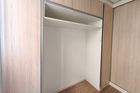 Quarto 2 de apartamento para alugar com 2 quartos, 53m² em Parque Residencial Vila União, Campinas