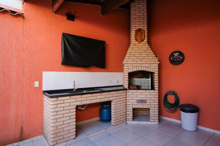 Casa à venda com 203m², 3 quartos e 2 vagasQuintal