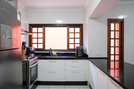 Casa à venda com 203m², 3 quartos e 2 vagasCozinha