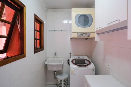 Casa à venda com 203m², 3 quartos e 2 vagasÁrea de serviço