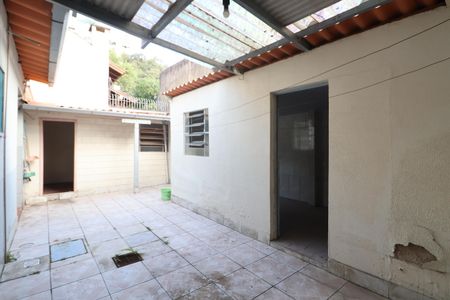 Casa à venda com 101m², 2 quartos e 2 vagasÁrea externa