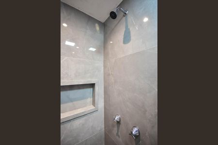 Apartamento à venda com 40m², 2 quartos e 1 vaga Apartamento à venda com 40m², 2 quartos e 1 vagaBanheiro Social