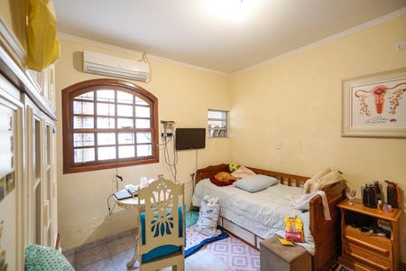 Casa à venda com 232m², 4 quartos e 4 vagasQuarto 1