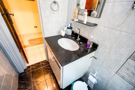 Casa à venda com 232m², 4 quartos e 4 vagasBanheiro da Suíte