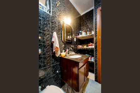 Casa à venda com 232m², 4 quartos e 4 vagasBanheiro 