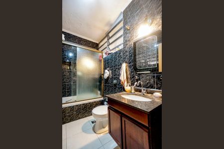 Casa à venda com 232m², 4 quartos e 4 vagasBanheiro 