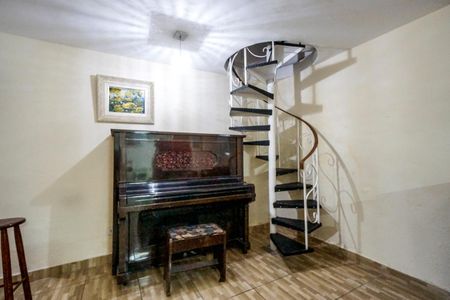 Casa à venda com 232m², 4 quartos e 4 vagasEdícula - Sala