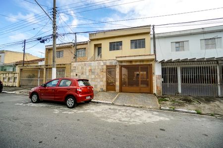 Casa à venda com 232m², 4 quartos e 4 vagasFachada