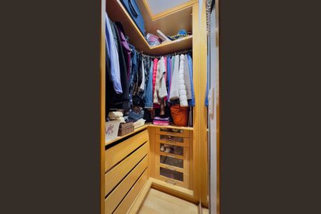 Apartamento à venda com 76m², 2 quartos e 1 vaga Apartamento à venda com 76m², 2 quartos e 1 vagaCloset Suíte