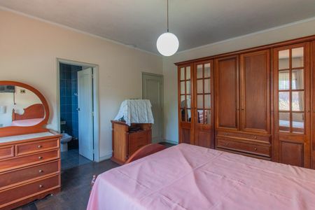 Casa à venda com 320m², 6 quartos e 2 vagasSuíte