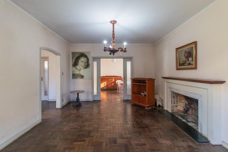 Casa à venda com 320m², 6 quartos e 2 vagasSala