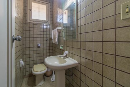 Casa à venda com 320m², 6 quartos e 2 vagasLavabo