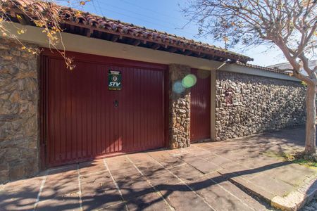 Casa à venda com 320m², 6 quartos e 2 vagasFachada