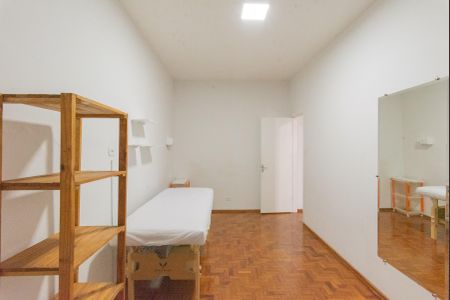 Casa à venda com 279m², 2 quartos e 3 vagasEdícula