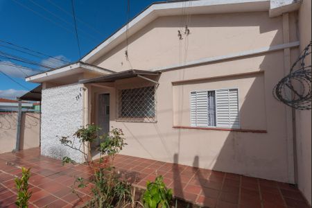 Casa à venda com 279m², 2 quartos e 3 vagasFachada 