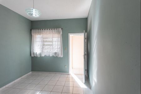 Casa à venda com 279m², 2 quartos e 3 vagasSala