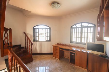 Casa para alugar com 140m², 2 quartos e 2 vagasHall do segundo andar