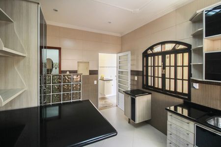 Casa para alugar com 140m², 2 quartos e 2 vagasCozinha