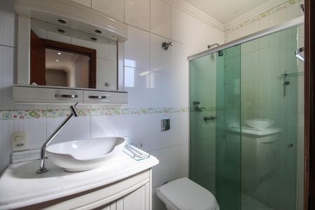Casa para alugar com 140m², 2 quartos e 2 vagasBanheiro da Suíte 1