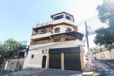 Casa para alugar com 140m², 2 quartos e 2 vagasFachada