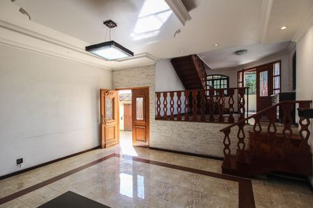 Casa para alugar com 140m², 2 quartos e 2 vagasSala