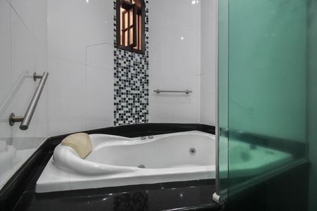 Casa para alugar com 140m², 2 quartos e 2 vagasBanheiro da Suíte 2