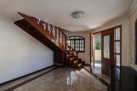 Casa para alugar com 140m², 2 quartos e 2 vagasSala