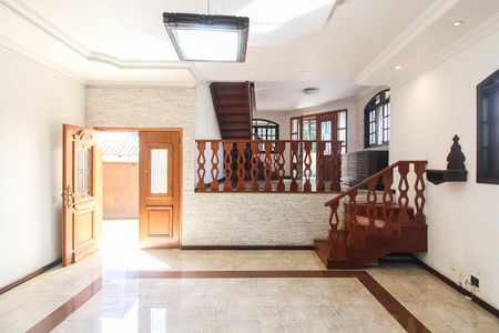 Casa para alugar com 140m², 2 quartos e 2 vagasSala