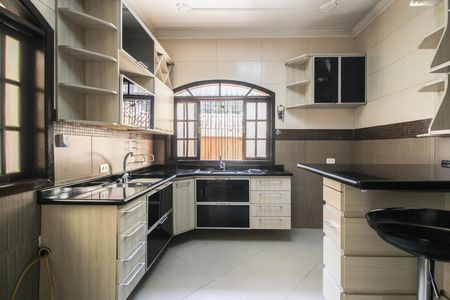 Casa para alugar com 140m², 2 quartos e 2 vagasCozinha