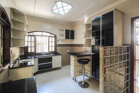 Casa para alugar com 140m², 2 quartos e 2 vagasCozinha