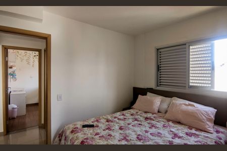 Apartamento à venda com 110m², 2 quartos e 2 vagasQuarto 2