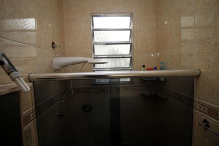 Casa à venda com 135m², 2 quartos e 1 vagaBanheiro