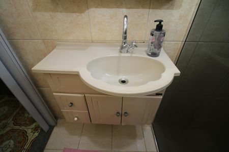 Casa à venda com 135m², 2 quartos e 1 vagaBanheiro