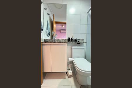 Apartamento à venda com 97m², 3 quartos e 2 vagasBanheiro da Suíte