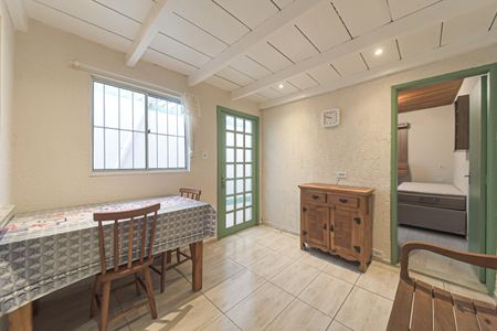 Casa para alugar com 102m², 2 quartos e 2 vagasSala