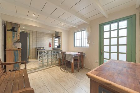 Casa para alugar com 102m², 2 quartos e 2 vagasSala