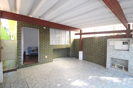 Casa à venda com 161m², 4 quartos e 2 vagasGaragem