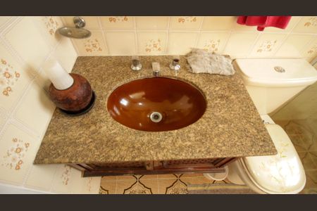 Casa à venda com 128m², 3 quartos e 8 vagasBanheiro/Suite 2