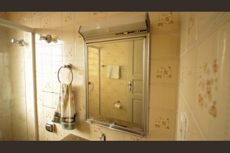 Casa à venda com 128m², 3 quartos e 8 vagasBanheiro /Suite 1